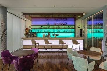 هتل Doubletree By Hilton Frankfurt Niederrad
