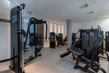 هتل Doubletree By Hilton Frankfurt Niederrad