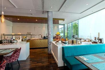 هتل Doubletree By Hilton Frankfurt Niederrad