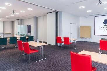 هتل Doubletree By Hilton Frankfurt Niederrad