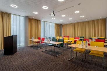 هتل Doubletree By Hilton Frankfurt Niederrad