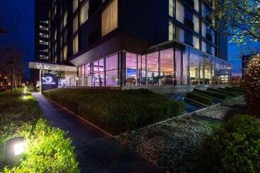 هتل Doubletree By Hilton Frankfurt Niederrad