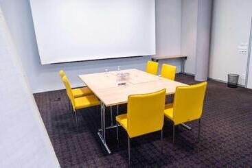 هتل Doubletree By Hilton Frankfurt Niederrad
