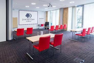 هتل Doubletree By Hilton Frankfurt Niederrad