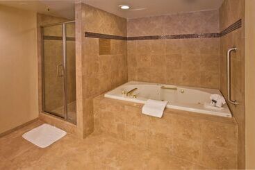 هتل Doubletree By Hilton Los Angeles Rosemead