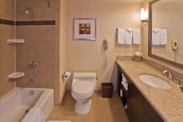 هتل Doubletree By Hilton Los Angeles Rosemead