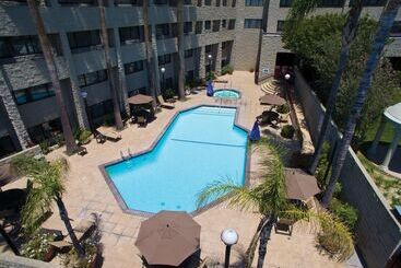 هتل Doubletree By Hilton Los Angeles Rosemead