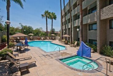 هتل Doubletree By Hilton Los Angeles Rosemead