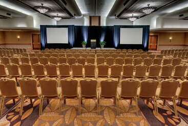 Doubletree By Hilton Hotel Portland
