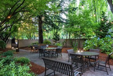 Doubletree By Hilton Hotel Portland