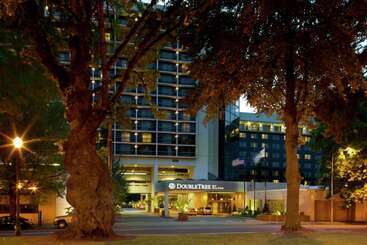 Doubletree By Hilton Hotel Portland