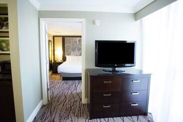 Doubletree By Hilton Hotel Savannah Historic District