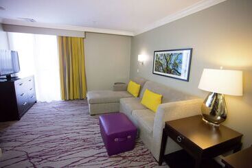 Doubletree By Hilton Hotel Savannah Historic District