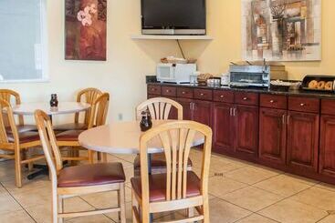 هتل Econo Lodge Old Town