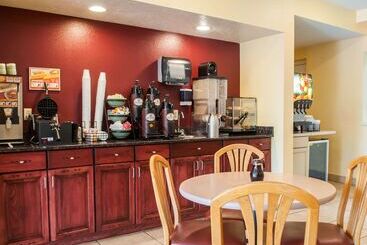 هتل Econo Lodge Old Town