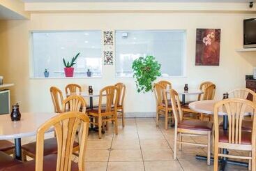 هتل Econo Lodge Old Town