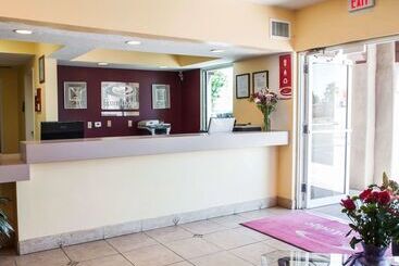 هتل Econo Lodge Old Town