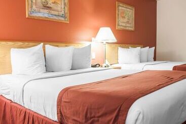 هتل Econo Lodge Old Town