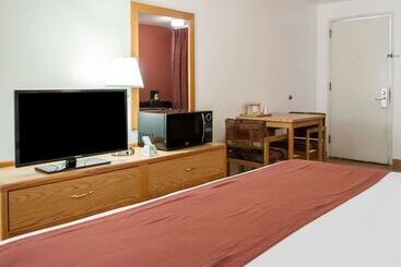 هتل Econo Lodge Old Town