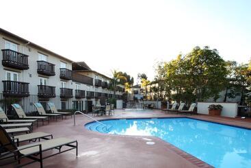 هتل Fairfield Inn & Suites San Diego Old Town