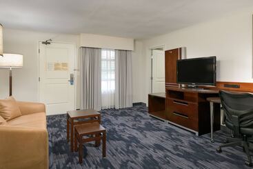 هتل Fairfield Inn & Suites San Diego Old Town