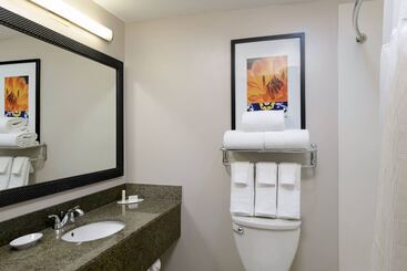 هتل Fairfield Inn & Suites San Diego Old Town