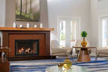 هتل Fairfield Inn & Suites San Diego Old Town