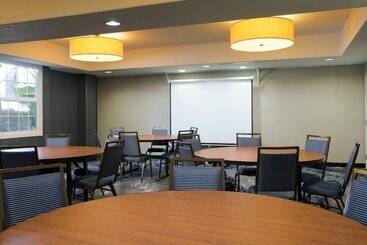 هتل Fairfield Inn & Suites San Diego Old Town