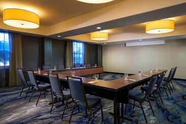 هتل Fairfield Inn & Suites San Diego Old Town