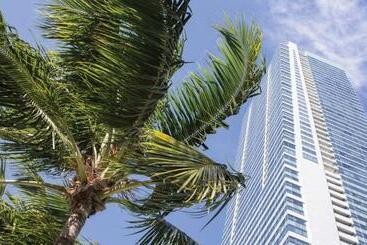 Four Seasons Hotel Miami