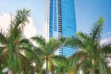 Four Seasons Hotel Miami