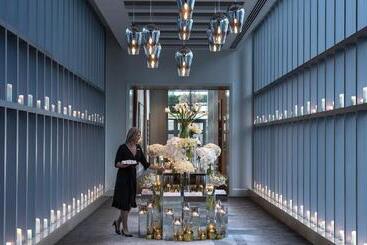 Four Seasons Hotel Miami