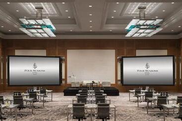 Four Seasons Hotel Miami