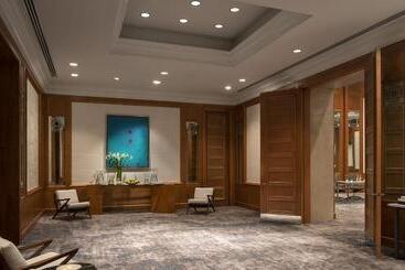Four Seasons Hotel Miami
