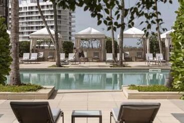 Four Seasons Hotel Miami