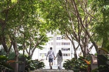 Four Seasons Hotel Miami