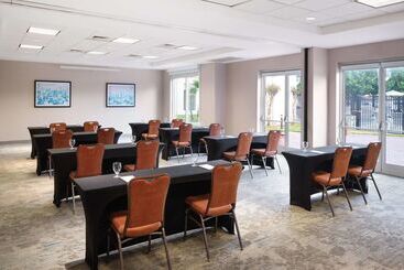 هتل Hilton Garden Inn Houston/bush Intercontinental Airport