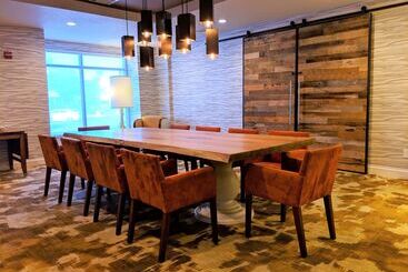 هتل Hilton Garden Inn Phoenix Airport