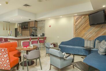 هتل Hilton Garden Inn Phoenix Airport