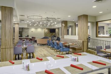 هتل Hilton Garden Inn Phoenix Airport