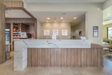 هتل Hilton Garden Inn Phoenix Airport