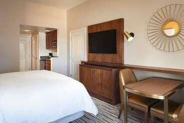 هتل Hilton Grand Vacations Club On The Las Vegas Strip