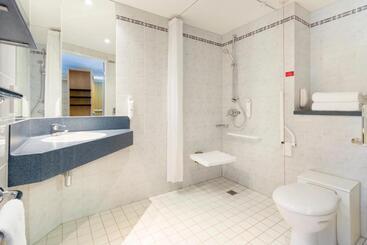 هتل Holiday Inn Express Southampton   M27, J7, An Ihg