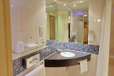 هتل Holiday Inn Express Southampton   M27, J7, An Ihg