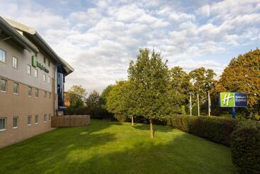 هتل Holiday Inn Express Southampton   M27, J7, An Ihg