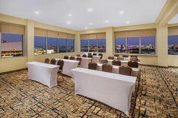 Holiday Inn Hotel Port Of Miami Downtown, An Ihg