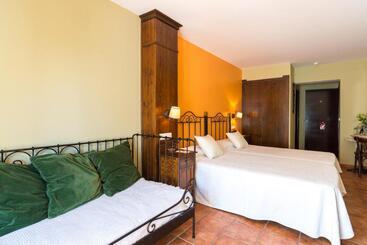 酒店 Hostal El Escudo De Mijas