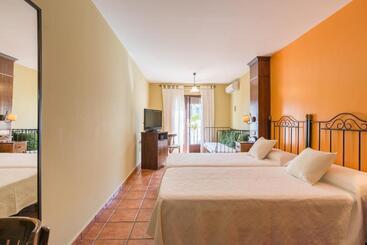 酒店 Hostal El Escudo De Mijas