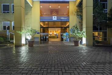 هتل Nacional Inn Curitiba Santa Felicidade