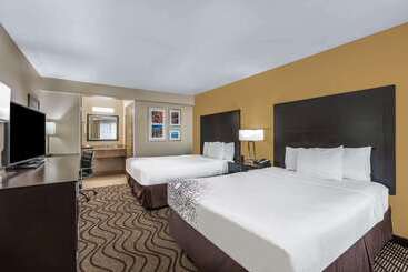 هتل La Quinta By Wyndham Carlsbad   Legoland Area